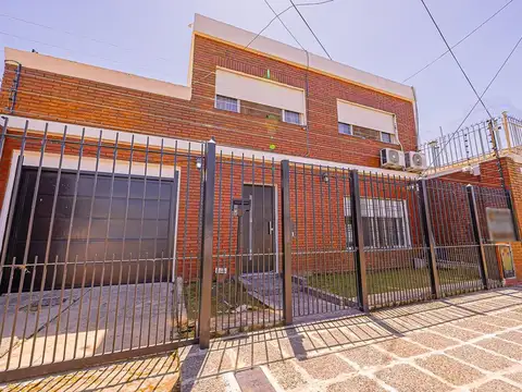 VENTA CASA 4 AMBIENTES JOSE LEON SUAREZ