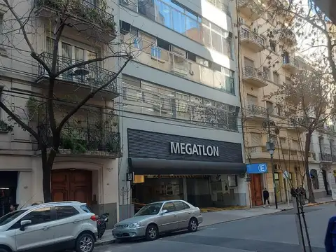 Edificio comercial a la venta en Recoleta