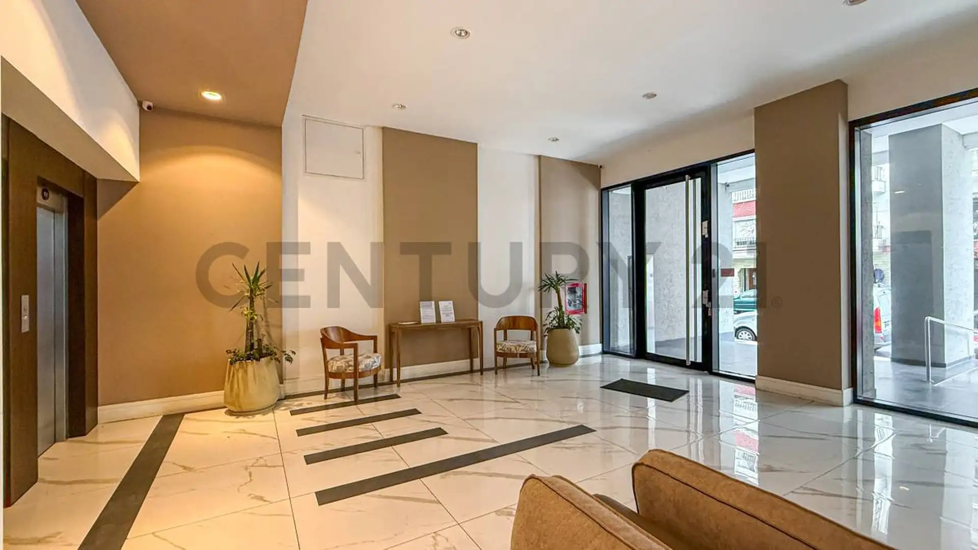 Depto 2 amb, 62m² al frente con seguridad y lobby — Centro