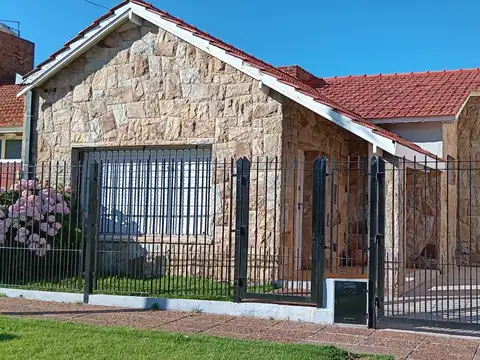 HERMOSO CHALET  EXCELENTE UBICACION