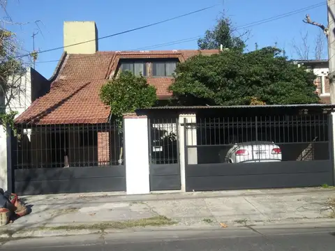 Casa - Venta - Argentina, Hurlingham - mascagni 2100