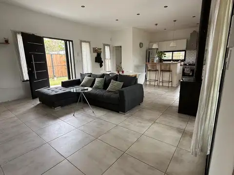 Casa 3 ambientes con 1 baño