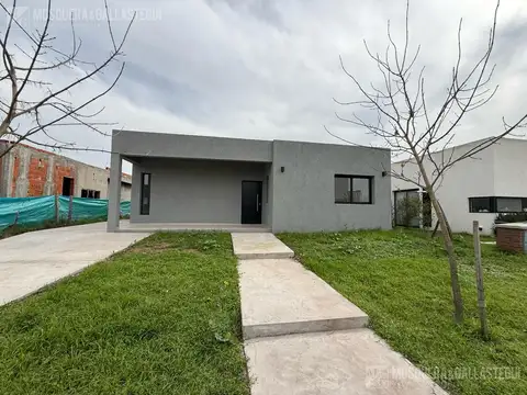 Casa en Venta en Pilar del Este - Santa Lucia, USD 195.000