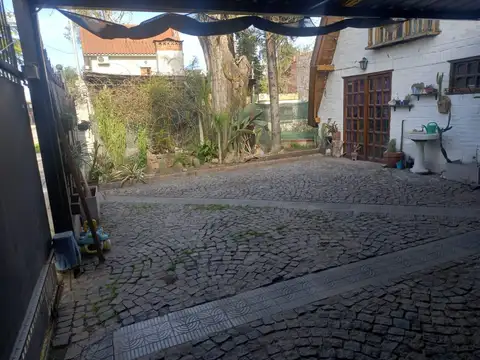 CASA EN VENTA 5 AMBIENTES - JOSE LEON SUAREZ