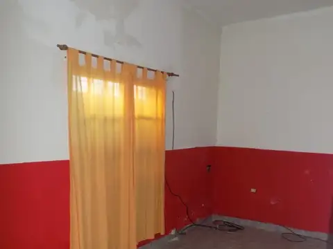 Depto Tipo Casa en Venta en Lanus Oeste, USD 55.000