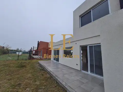 Casa en Alquiler de 3 dormitorios