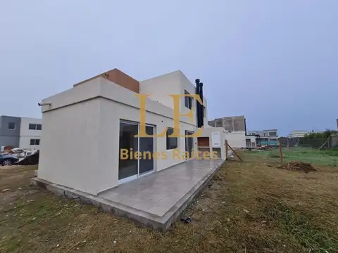 Casa en Alquiler en Casas De Santa Ana, USD 1.250