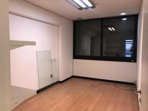 Oficina en Venta con 4 cocheras
