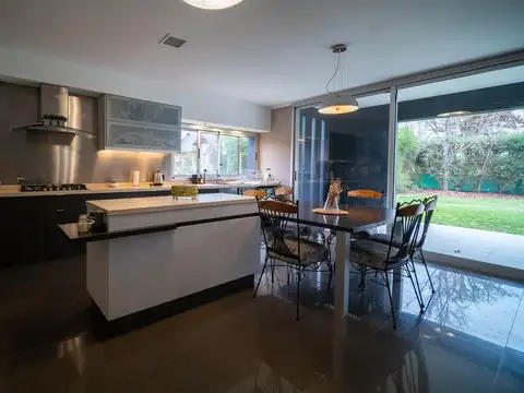 Casa amoblada en alquiler, Funes