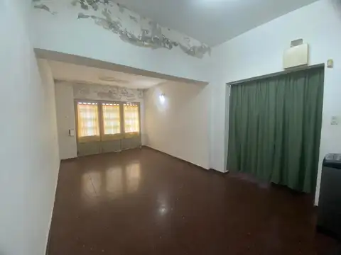 Casa 5 ambientes con 1 baño