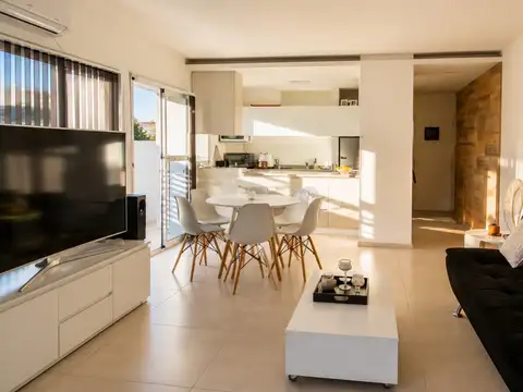 Duplex 3 AMB en Venta,en Campanillas Park, Pilar 100