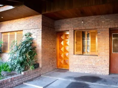 Gran Oportunidad  Chalet de 4 Amb.  El Palomar