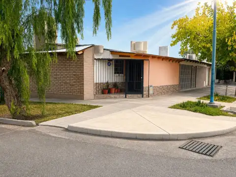 CASA EN VENTA - Barrio Brasil Godoy Cruz