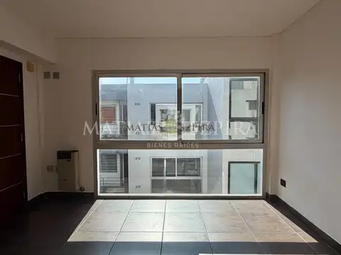 Departamento en Alquiler en Castelar Sur, $ 650.000
