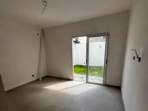 Depto Tipo Casa 2 ambientes con 1 baño