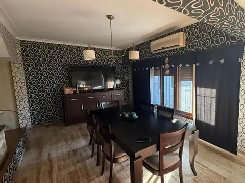 Casa 5 ambientes con 3 baños