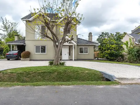 VENTA CASA 4 DORM BARRIO CERRADO LA DELFINA PILAR