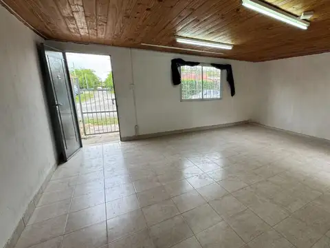 Casa 4 ambientes con 1 baño