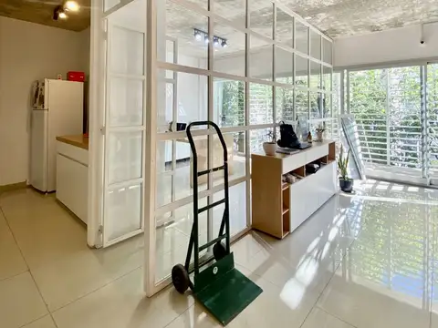 Excelente oficina con balcón al frente a estrenar en Guatemala 5700, Palermo Hollywood.