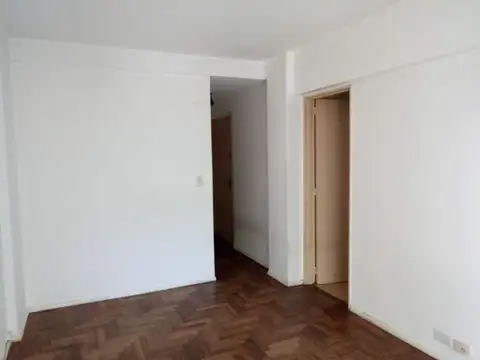 Departamento en Venta en Villa del Parque, USD 80.000