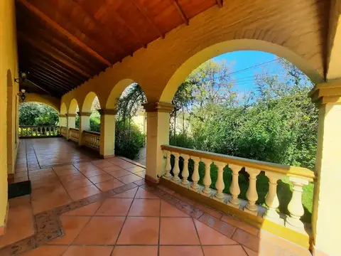 Casa en Venta con 10 cocheras