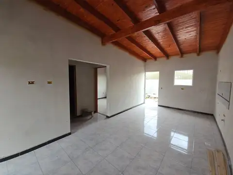 Casa 3 ambientes con 1 baño