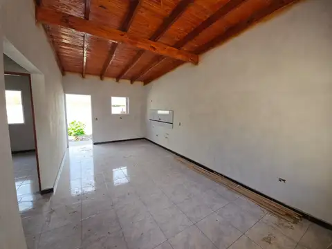Casa 3 ambientes con 1 baño