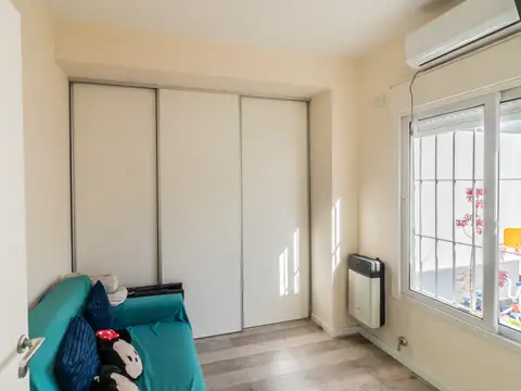 Depto Tipo Casa en Venta en Monte Castro, USD 220.000