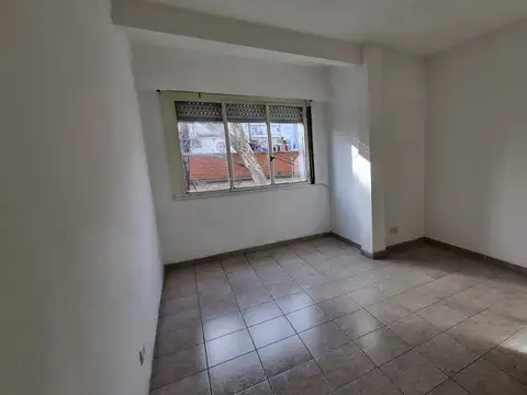 Ricardo Gutierrez 1500, Piso 2