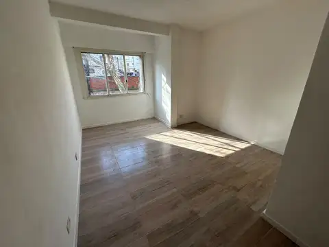 Ricardo Gutierrez 1500, Piso 2