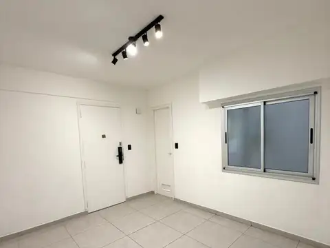 Colon 2275 , Piso 2