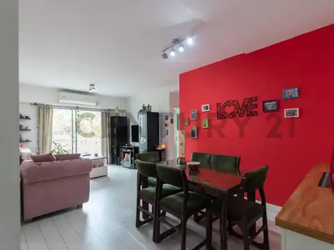 Campana 2800, Piso 0