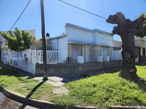 4 Esquina 519 , Piso PB