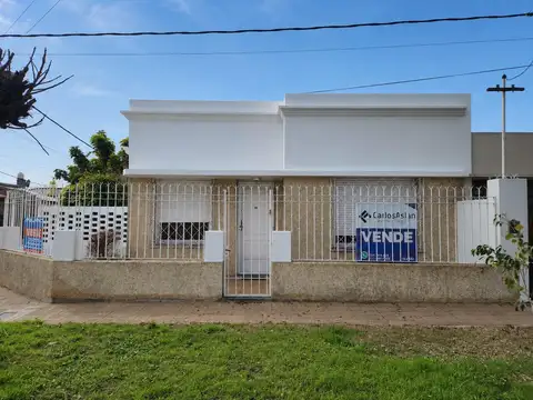 ¡Casa apta banco, lote propio, 2 dormitorios y patio!