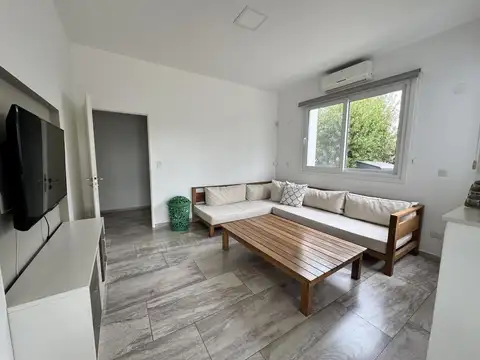Casa 7 ambientes con 4 baños