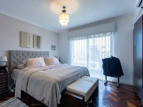 Casa 7 ambientes con 2 baños