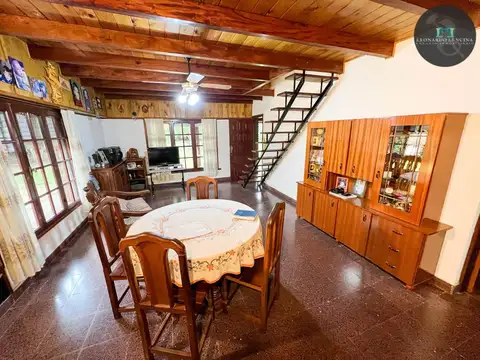 Casa en Venta con 2 cocheras