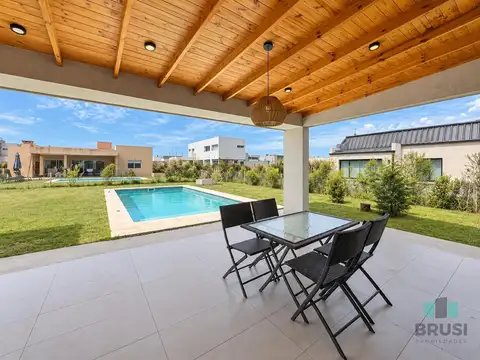Casa en Venta en Horizontes al Sur, USD 260.000