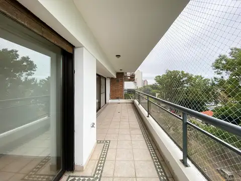 Departamento en Alquiler de 4 dormitorios