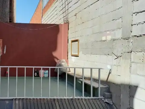 Sarandí 4300, Piso 1