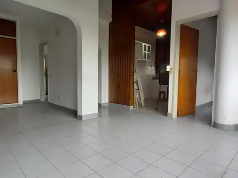 Sarandí 4300, Piso 1