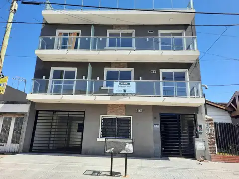 San Lorenzo 1100, Piso 2