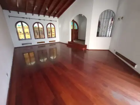 SE VENDE CASA EN BARRIO BOMBAL