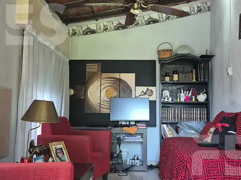 Casa 2 ambientes con 1 baño