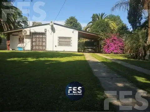 Venta Casa tipo Quinta en Glew - lote de mil metros con piscina