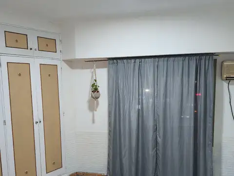 DEPARTAMENTO 3 AMBIENTES CON BALCÓN Y VISTA AL FRENTE. BRASIL 6 PISO 2DO X ESCALERA, AVELLANEDA
