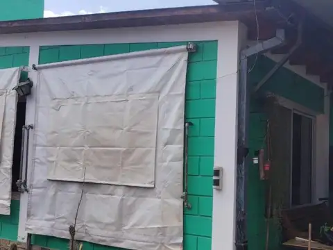 Casa 6 ambientes con 2 baños