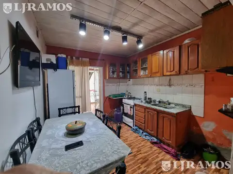 CASA EN VENTA EN PILAR CENTRO - A REFACCIONAR C/ PILETA