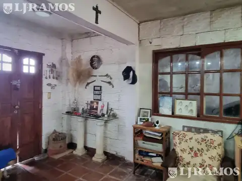CASA EN VENTA EN PILAR CENTRO - A REFACCIONAR C/ PILETA