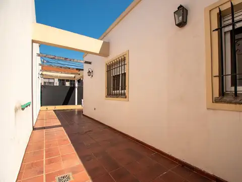 Casa en Venta en Villa Sarmiento, USD 215.000
